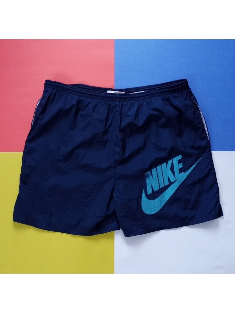 Vintage 90 Nike Big Logo Shorts unisex